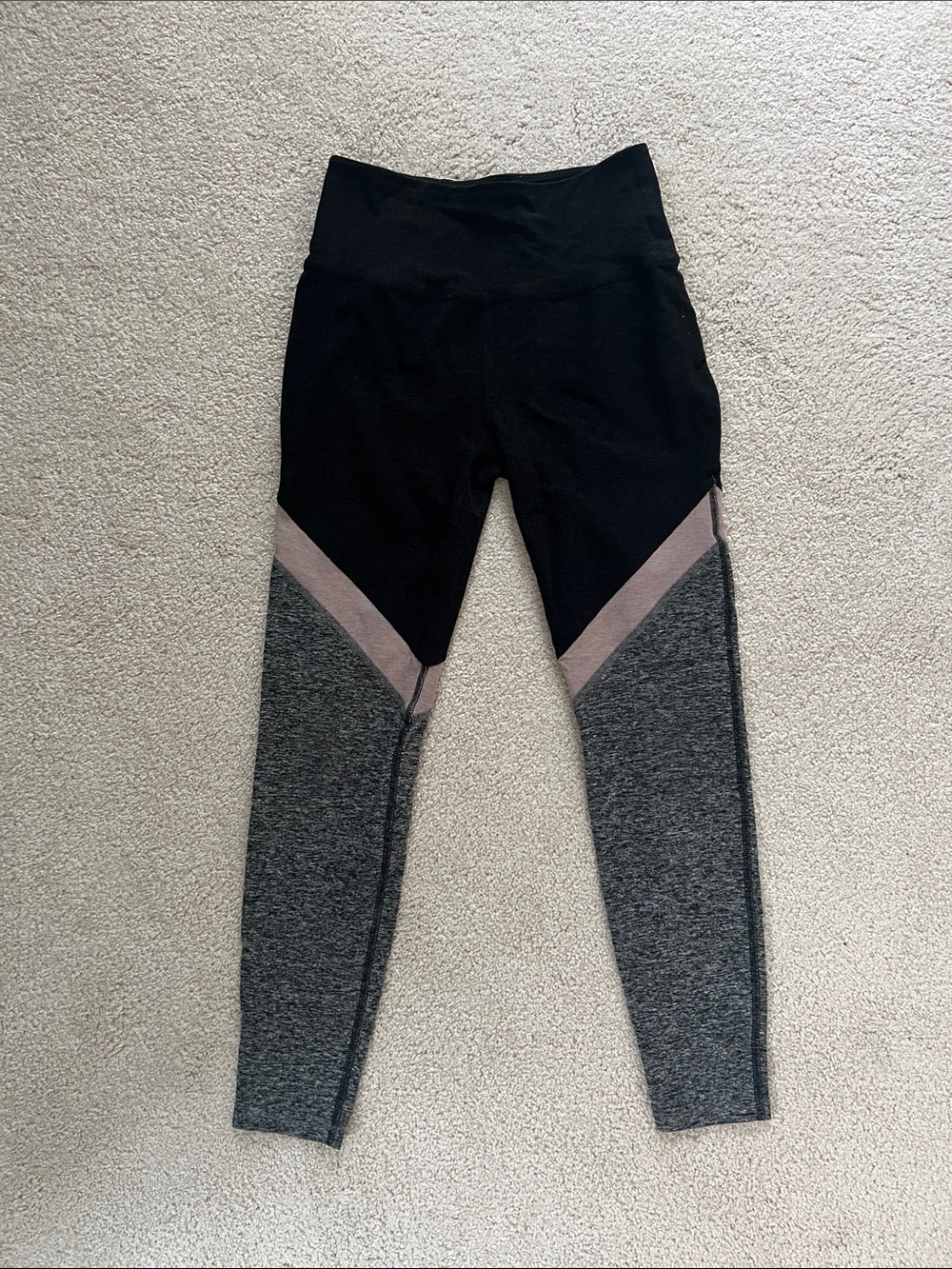 Beyond Yoga Black, Gray & Mauve Colorblock Active Leggings